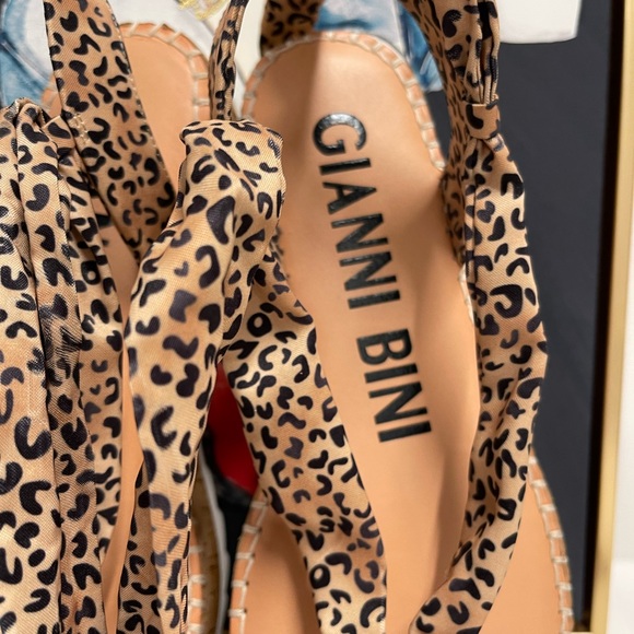 Gianni Bini wrap espadrille platform sandals - Picture 5 of 5